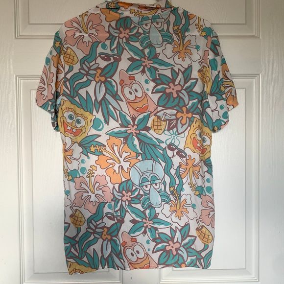 SQUAREPANTS SHORT SLEEVE GRAPHIC BUTTON-DOWN SHIRT - Picture 3 of 4